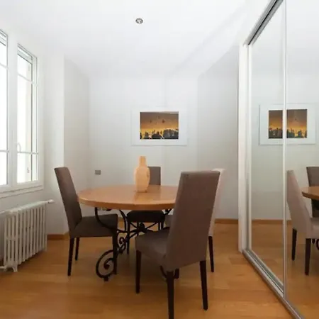 Stunning Sur Retreat Chic With Air-conditioning And Breathtaking Views 보로쉬르메르