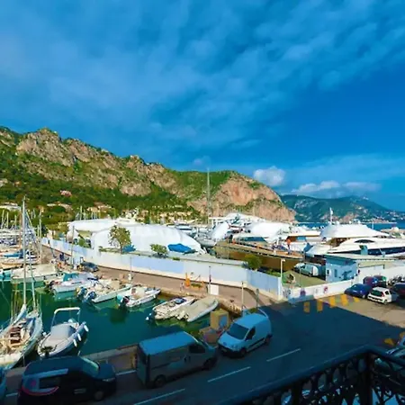 Best Beaulieu Location, Stylish Port View *