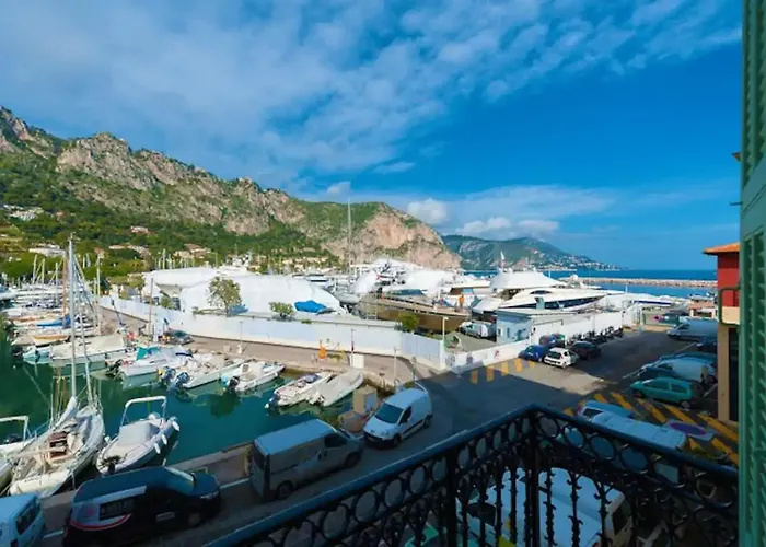 Stunning Sur Retreat Chic With Air-conditioning And Breathtaking Views Дом отдыха Больё-сюр-Мер