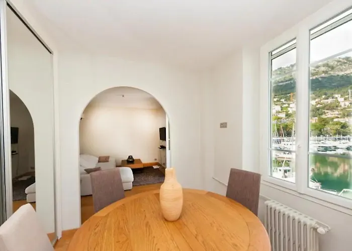 Stunning Sur Retreat Chic With Air-conditioning And Breathtaking Views Больё-сюр-Мер