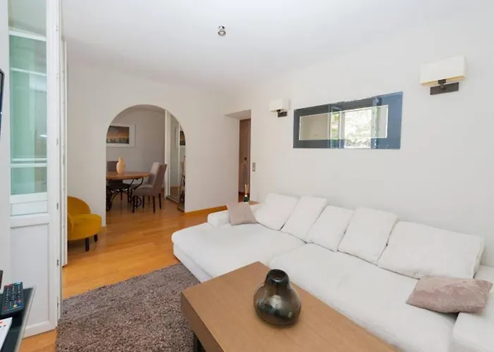 Stunning Sur Retreat Chic With Air-conditioning And Breathtaking Views Дом отдыха *